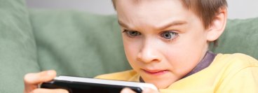 Ребёнок с телефоном – будущий агрессор?